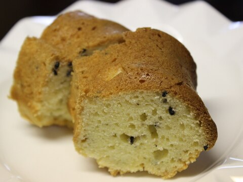 ホットケーキミックスのさつま芋と黒ゴマのケーキ